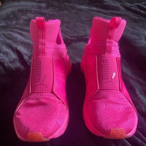Puma women’s bright pink glo shoes
